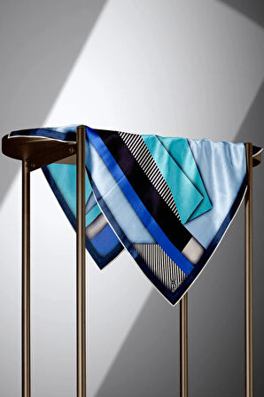 %100 Twill Renk Bloklu Çizgili Desenli Bebe Mavisi - Saks Renkli 90x90 Eşarp Dikim Şekli: El Dikişii