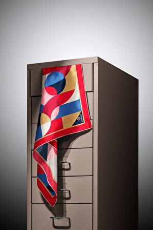 %100 Twill Renk Bloklu Çizgili Desenli Kırmızı - Lacivert Renkli 90x90 Eşarp Dikim Şekli: El Dikişii