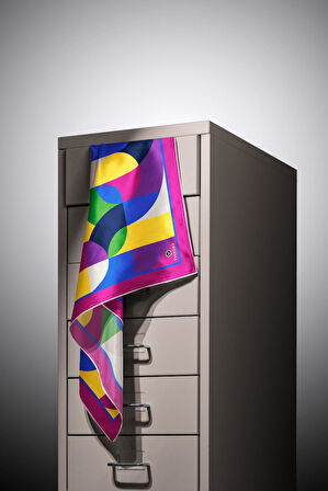 %100 Twill Renk Bloklu Çizgili Desenli Fuşya - Saks Renkli 90x90 Eşarp Dikim Şekli: El Dikişii