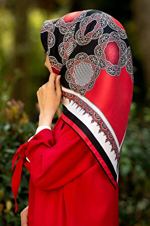 %100 Twill Türk Motifi  Desenli Siyah - Kırmızı Renkli 90x90 Eşarp Dikim Şekli: El Dikişi