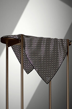 %100 Twill İpek Zincir Desenli Siyah - Krem Renkli 90x90 Eşarp Kenar Dikiş Şekli El Dikişli