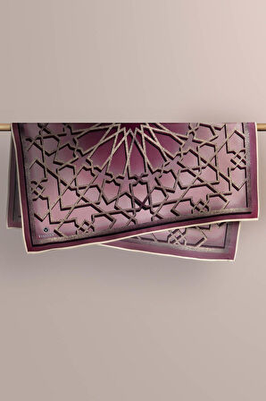 %100 Twill Türk Motifi  Desenli Pudra Renkli 90x90 Eşarp Dikim Şekli: El Dikişi