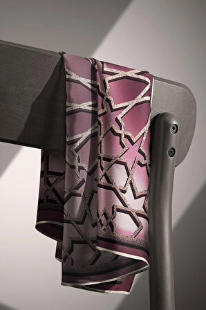 %100 Twill Türk Motifi  Desenli Pudra Renkli 90x90 Eşarp Dikim Şekli: El Dikişi