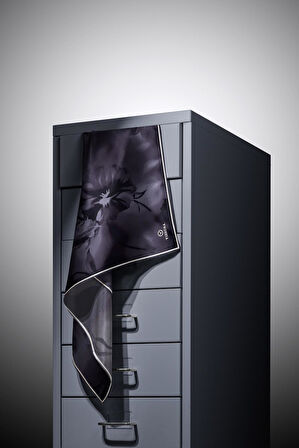 100% Twill İpek Çiçek Desenli Füme Renkli 90x90 Dikim Şekli : El Dikişi Eşarp