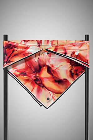 %100 Twill İpek Batik Çiçek Desenli Hardal - Kırmızı Renkli 90x90 Eşarp Kenar Dikiş Şekli El Dikişli