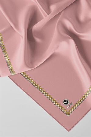 Twill Kenar Motifi Zincir Desenli Düz Pudra Renkli 90x90 Dikim Şekli : El Dikişi Eşarp (İpek İçermez)