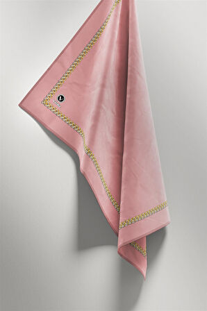 Twill Kenar Motifi Zincir Desenli Düz Pudra Renkli 90x90 Dikim Şekli : El Dikişi Eşarp (İpek İçermez)