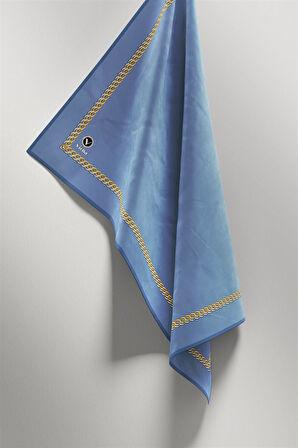 Twill Kenar Motifi Zincir Desenli Düz Bebe Mavisi Renkli 90x90 Dikim Şekli : El Dikişi Eşarp (İpek İçermez)