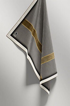 Twill Geometrik ve Kemer Desenli Sütlü Kahve Renkli 90x90 Eşarp (İpek İçermez) Dikim Şekli : El Dikişi