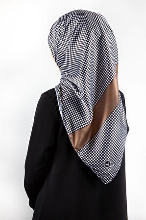 Twill Kazayaklı Şerit Desenli Gümüş Renkli 90x90 Eşarp (İpek İçermez) Dikim Şekli : El Dikişi