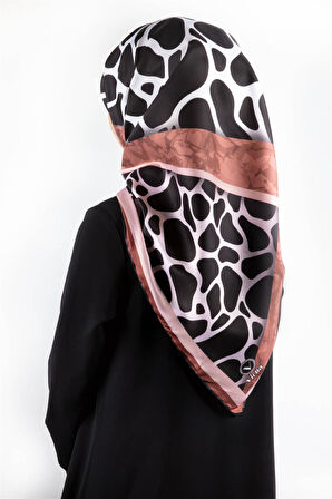 Twill Taş Desenli Bakır Renkli 90x90 Eşarp (İpek İçermez)Kenar Dikiş Şekli El Dikişli