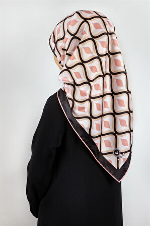 Twill Geometrik Daire Desenli Somon Renkli 90x90 Eşarp (İpek İçermez) Dikim Şekli : El Dikişi