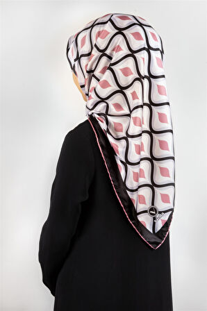 Twill Geometrik Daire Desenli Pudra Renkli 90x90 Eşarp (İpek İçermez) Dikim Şekli : El Dikişi