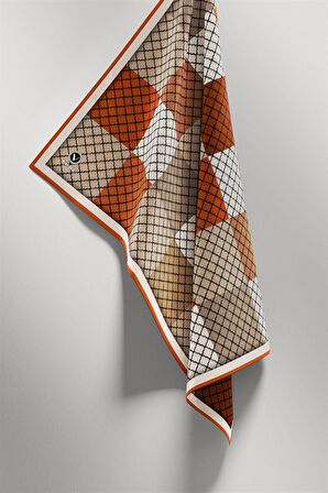 Twill Kare Desenli Taba Renkli 90x90 Eşarp (İpek İçermez) Kenar Dikiş Şekli El Dikişli