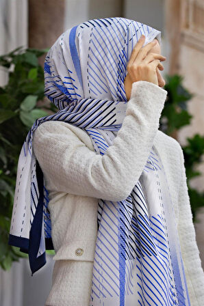 LÜKS MEDİNE İPEĞİ ÇİZGİLİ DESENLİ KREM - SAKS RENKLİ 75X195 KIRIŞMAZ ŞAL MOSS KREP DİKİŞ TİPİ İTALYAN DİKİŞLİ