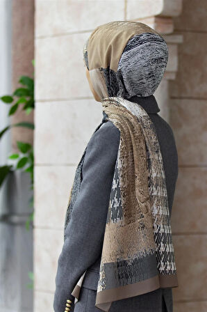 LÜKS MEDİNE İPEĞİ KAZAYAĞI DESENLİ BEJ RENKLİ 75X195 KIRIŞMAZ ŞAL MOSS KREP DİKİŞ TİPİ İTALYAN DİKİŞLİ