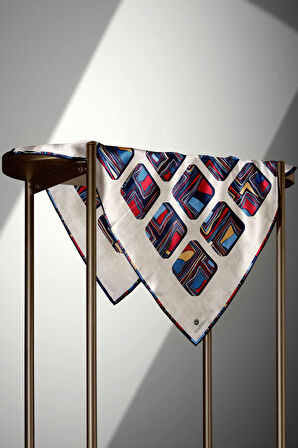 %100 Twill İpek Geometrik Kare Desenli Kırmızı - Lacivert Renkli 90x90 Eşarp Dikim Şekli : El Dikişi