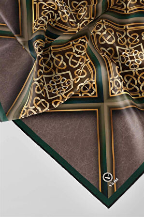 Twill Gold Çerçeveli Barok Desenli Zümrüt Yeşili Renkli 90x90 Eşarp (İpek İçermez) Kenar Dikiş Şekli El Dikişli