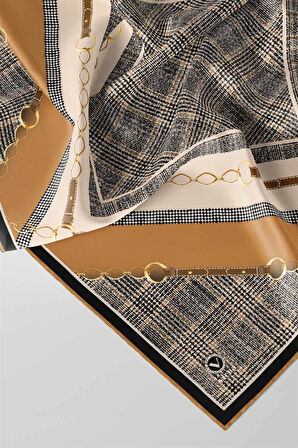 Twill Kemer ve Zincir Detaylı Ekose Desenli Hardal Renkli 90x90 Eşarp (İpek İçermez) Kenar Dikiş Şekli El Dikişli