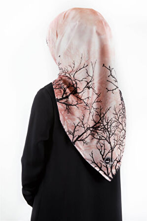 Twill Dolunay ve Ağaç Desenli Pudra Renkli 90x90 Eşarp (İpek İçermez) Kenar Dikiş Şekli El Dikişli