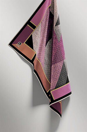 Twill Geometrik Desenli Pembe Renkli 90x90 Eşarp (İpek İçermez) Kenar Dikiş Şekli El Dikişli