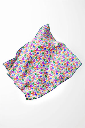 Twill Renkli Çiçek Desenli Lacivert Renkli 90x90 Eşarp (İpek İçermez) Kenar Dikiş Şekli El Dikişli