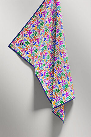 Twill Renkli Çiçek Desenli Lacivert Renkli 90x90 Eşarp (İpek İçermez) Kenar Dikiş Şekli El Dikişli