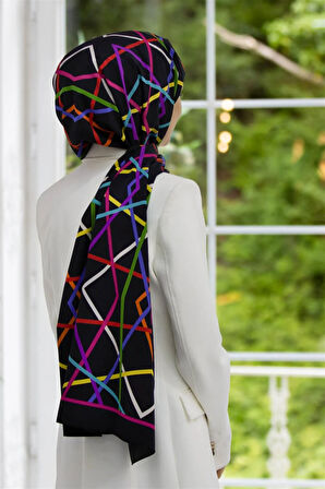 LÜKS MEDİNE İPEĞİ ÇİZGİLİ DESENLİ SİYAH - FUŞYA RENKLİ 75X195 KIRIŞMAZ ŞAL MOSS KREP DİKİŞ TİPİ İTALYAN DİKİŞLİ