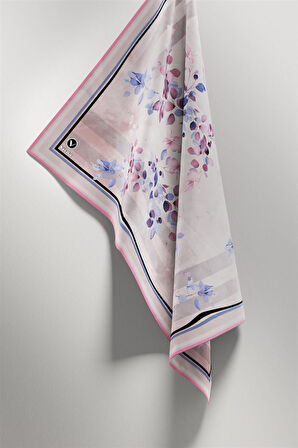 Twill Çiçek Desenli Pembe Renkli 90x90 Eşarp (İpek İçermez) Kenar Dikiş Şekli El Dikişli