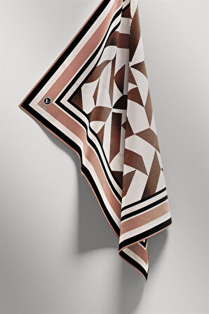 Twill Geometrik Desenli Somon Renkli 90x90 Eşarp (İpek İçermez) Kenar Dikiş Şekli El Dikişli