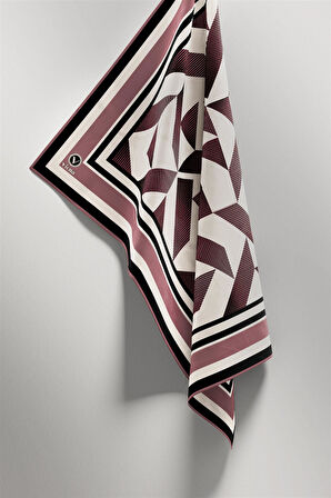 Twill Geometrik Desenli Pudra Renkli 90x90 Eşarp (İpek İçermez) Kenar Dikiş Şekli El Dikişli