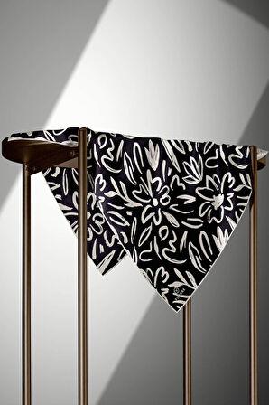 %100 Twill İpek Büyük Çiçek Desenli Siyah - Krem Renkli 90x90 Eşarp Dikim Şekli : El Dikişi