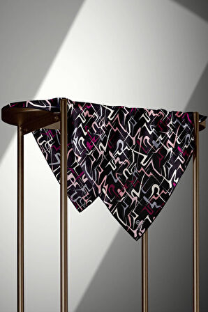 %100 Twill İpek Soyut Geometrik Desenli Mürdüm - Pudra Renkli 90x90 Eşarp Dikim Şekli : El Dikişi