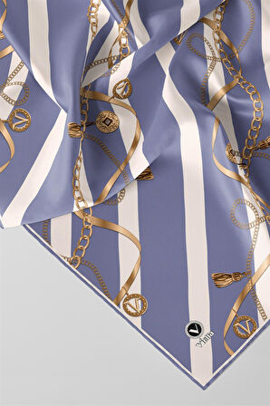 Twill Çizgili Kemer ve Zinci Desenli Bebe Mavisi Renkli 90x90 Eşarp (İpek İçermez) Kenar Dikiş Şekli El Dikişli