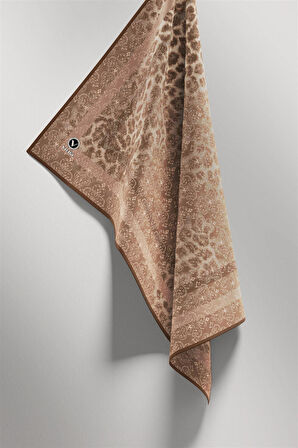 Twill Leopar Desenli Bej Renkli 90x90 Eşarp (İpek İçermez) Kenar Dikiş Şekli El Dikişli