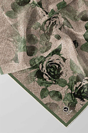 Twill Gül Desenli Zümrüt Yeşili Renkli 90x90 Eşarp (İpek İçermez) Kenar Dikiş Şekli El Dikişli