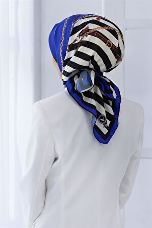 Twill Çizgili Zincir ve Kemer Desenli Saks Renkli 90x90 Eşarp (İpek İçermez) Kenar Dikiş Şekli El Dikişli