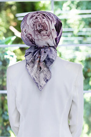 Rayon Büyük Çiçek Desenli Buz Mavisi Renkli 90x90 Eşarp (İpek İçermez) Kenar Dikiş Şekli El Dikişli