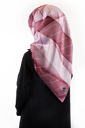 Twill Şeritli Geometrik Desenli Pudra Renkli 90x90 Eşarp (İpek İçermez) Kenar Dikiş Şekli El Dikişli