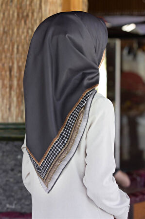 Twill Kazayak Bordür Desenli Füme Renkli 90x90 Eşarp (İpek İçermez) Kenar Dikiş Şekli El Dikişli