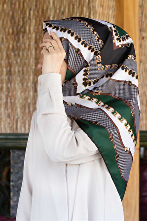 Twill Bordürlü ve Zincir Desenli Zümrüt Yeşili Renkli 90x90 Eşarp (İpek İçermez) Kenar Dikiş Şekli El Dikişli