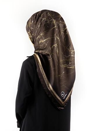 Twill Barok Çerçeveli Mermer Desenli Kahverengi Renkli 90x90 Eşarp (İpek İçermez) Kenar Dikiş Şekli El Dikişli