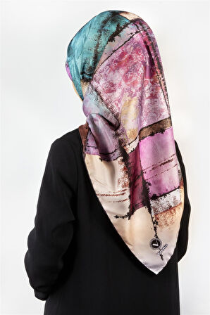 Twil Yamalı Ve Geometrik Desenli Petrol Yeşili Renkli 90x90 Eşarp (İpek İçermez) Dikim Şekli : El Dikişi