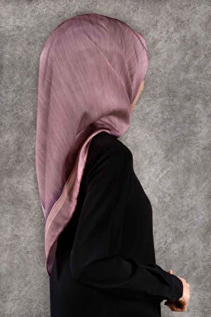Twill Efektli Bordür Desenli Pudra Renkli 90x90 Eşarp (İpek İçermez) Dikim Şekli : El Dikişi