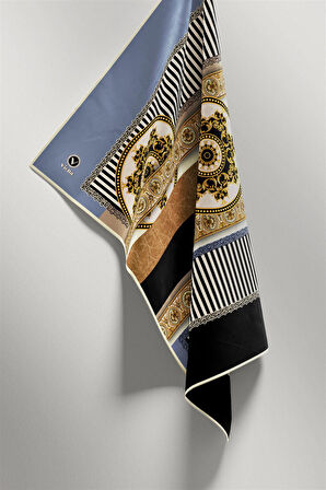 Twill Çizgili ve Barok Desenli Bebe Mavisi Renkli 90x90 Eşarp (İpek İçermez) Kenar Dikiş Şekli El Dikişli