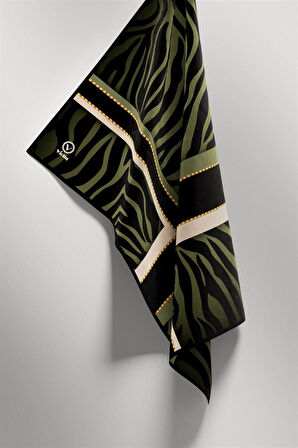 Twill Zebra Desenli Siyah - Haki Renkli 90x90 Eşarp (İpek İçermez) Dikim Şekli : El Dikişi