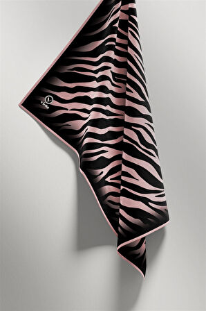 Twill Zebra Desenli Pudra Renkli 90x90 Eşarp (İpek İçermez) Dikim Şekli : El Dikişi