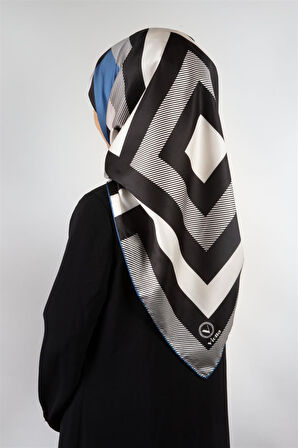 Twill Geometrik Desenli İndigo Renkli 90x90 Eşarp (İpek İçermez) Dikim Şekli : El Dikişi