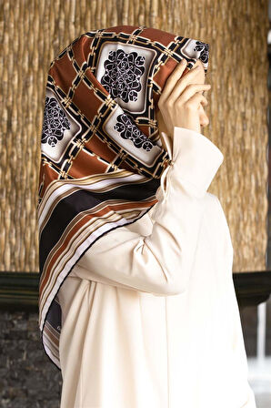 Twill Geometrik Ve Zincirli Desenli Taba Renkli 90x90 Eşarp (İpek İçermez) Dikim Şekli : El Dikişi