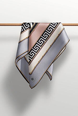 %100 Twill İpek Labirent Ve Geometrik Desenli Gri - Pudra Renkli 90x90 Eşarp Dikim Şekli : El Dikişi
